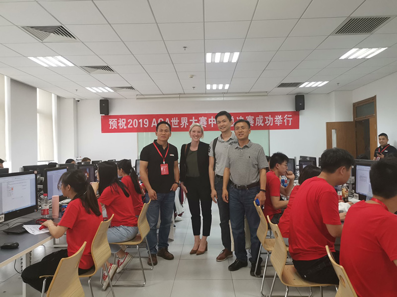 2019ACA世界大赛中国总决赛嘉宾考场巡视.jpg