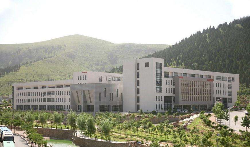 山东艺术学院.jpg