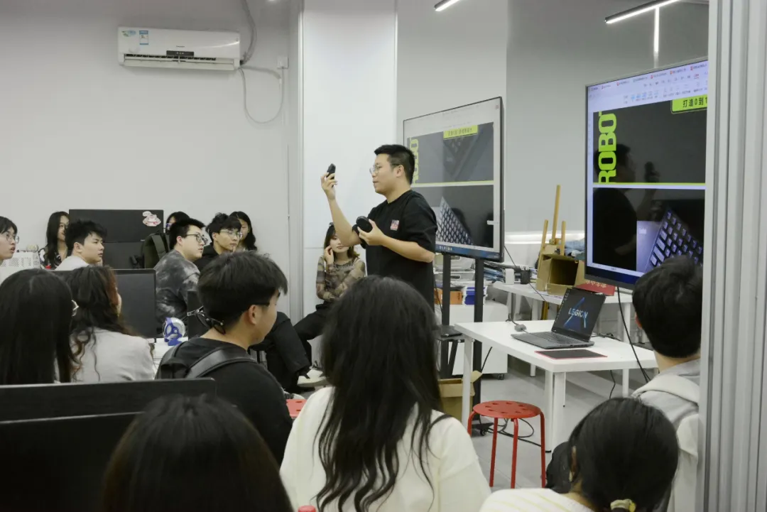 大华老师爆款商业设计案例展示.jpg