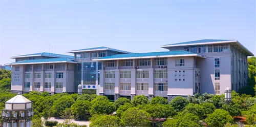 武汉东湖学院介绍.jpg