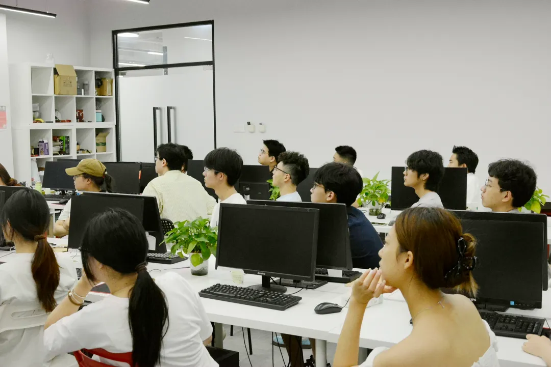 实训现场实拍一角.jpg
