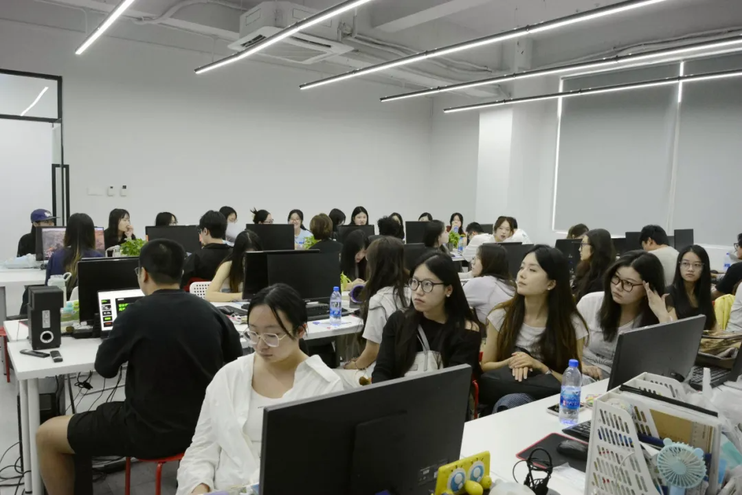实训现场实拍一角.png