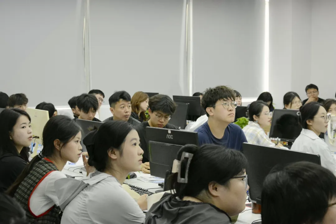 实训现场实拍一角2.png