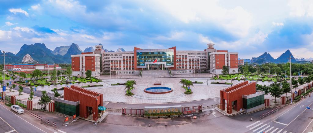 南校区美景.jpg